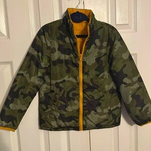 Gap Reversible Puffer Jacket 
Boys Small